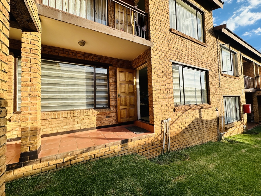 2 Bedroom Property for Sale in Meredale Gauteng