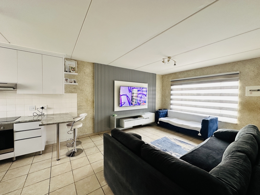 2 Bedroom Property for Sale in Meredale Gauteng