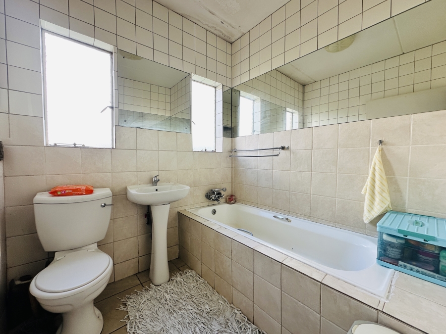 2 Bedroom Property for Sale in Meredale Gauteng