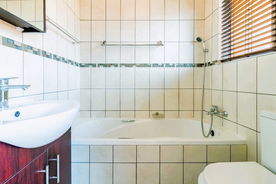 2 Bedroom Property for Sale in Wilgeheuwel Gauteng