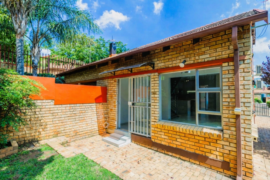 2 Bedroom Property for Sale in Wilgeheuwel Gauteng