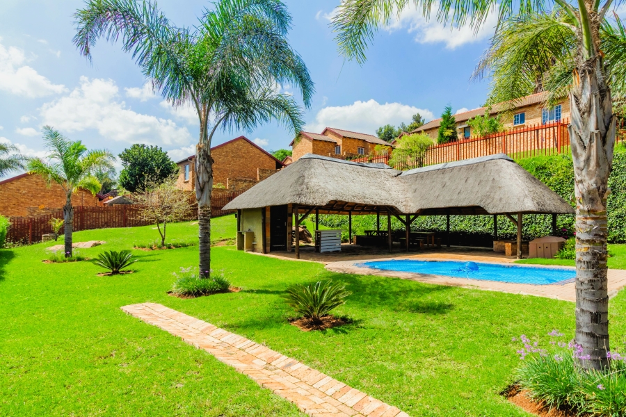 2 Bedroom Property for Sale in Wilgeheuwel Gauteng