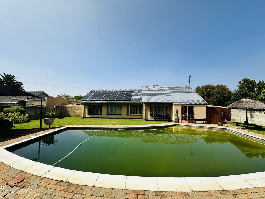 3 Bedroom Property for Sale in Albemarle Gauteng