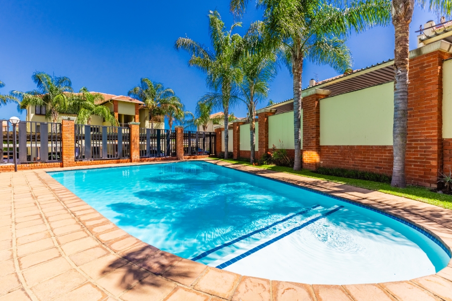 2 Bedroom Property for Sale in Sunninghill Gauteng