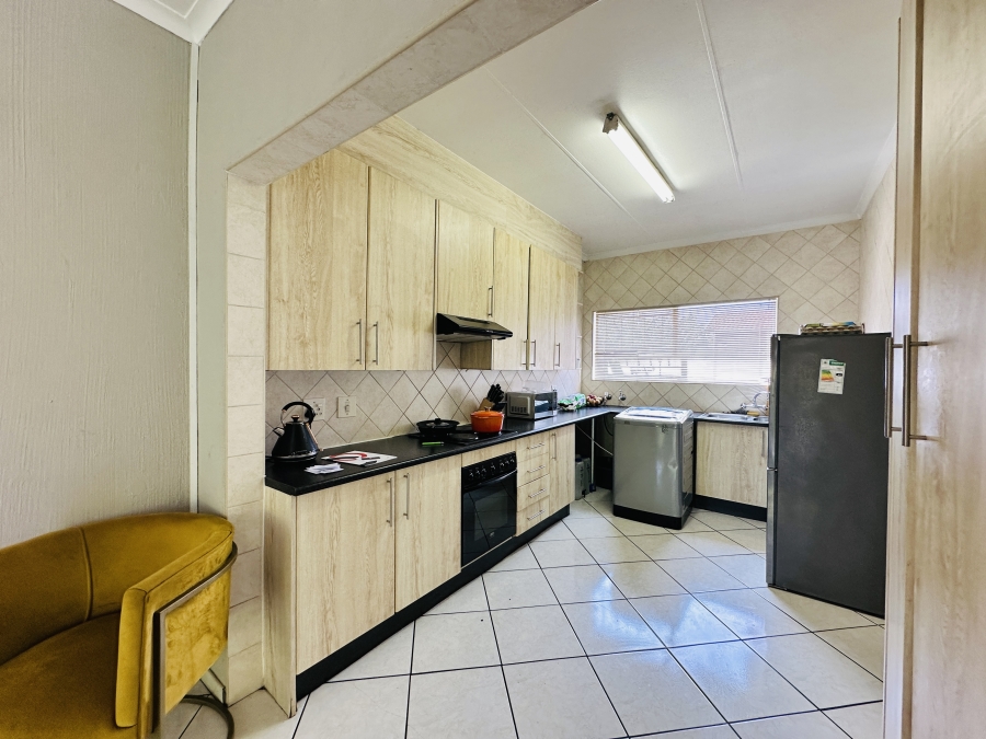 2 Bedroom Property for Sale in Albemarle Gauteng