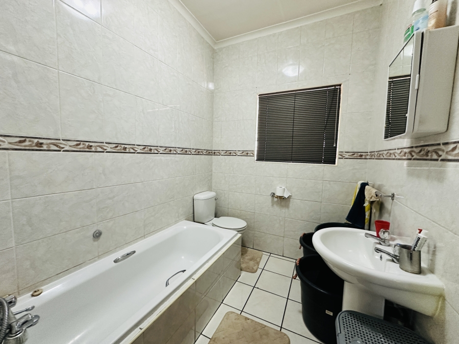 2 Bedroom Property for Sale in Albemarle Gauteng