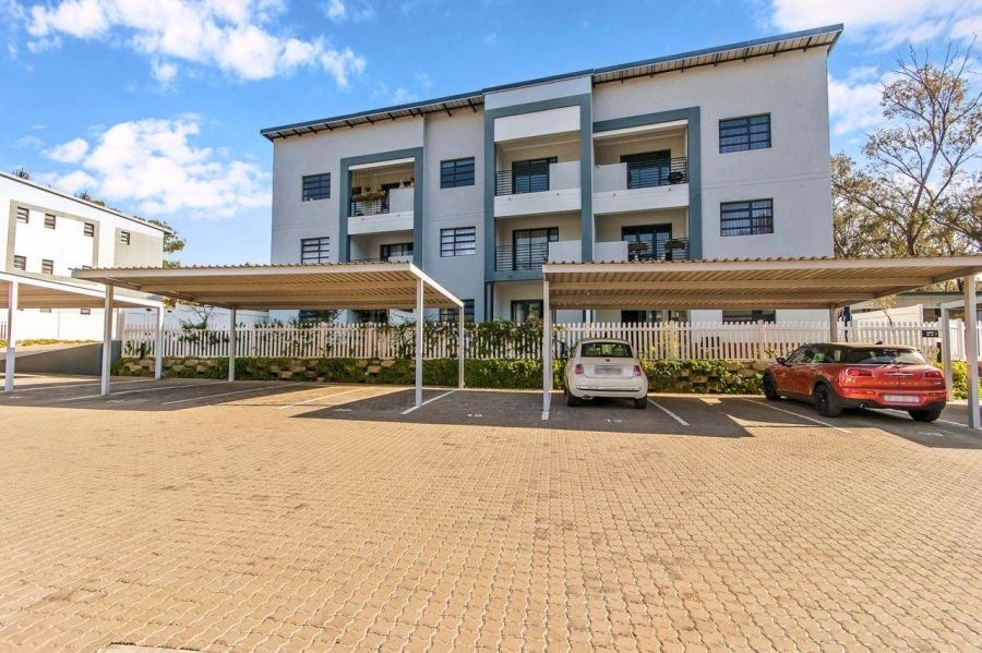 To Let 2 Bedroom Property for Rent in Bryanston Gauteng