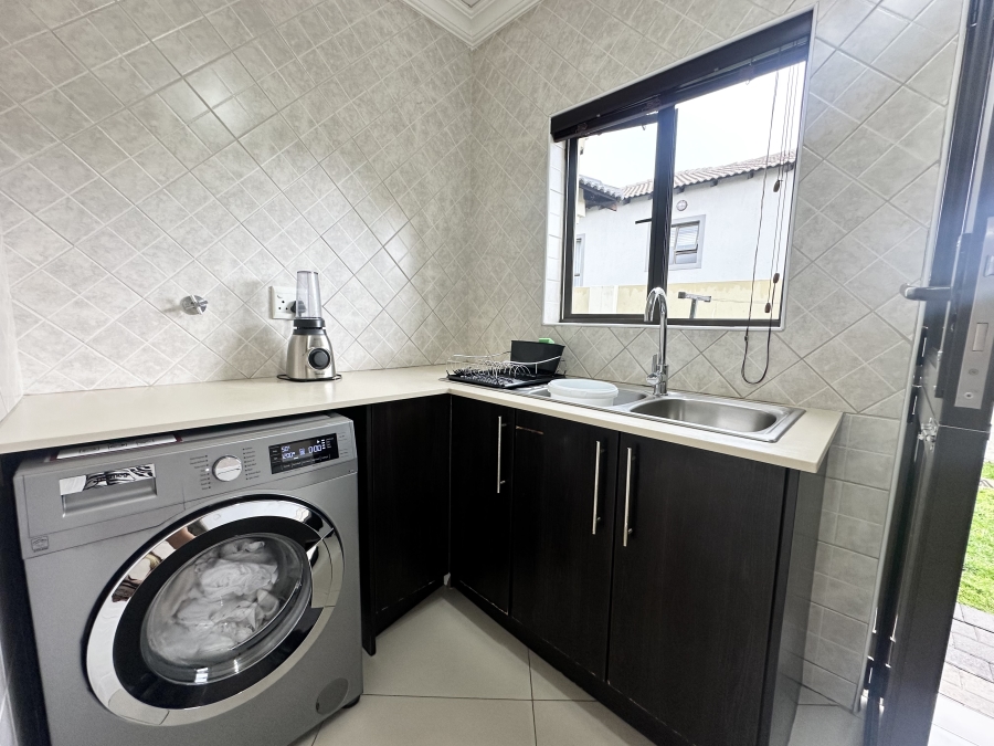 4 Bedroom Property for Sale in Thatchfield Estate Gauteng