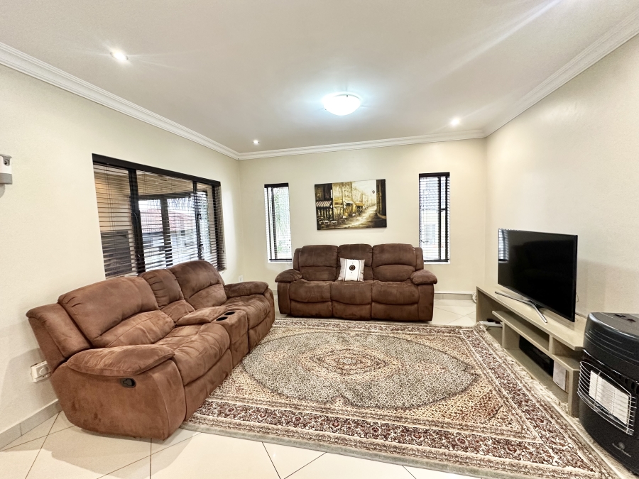 4 Bedroom Property for Sale in Thatchfield Estate Gauteng