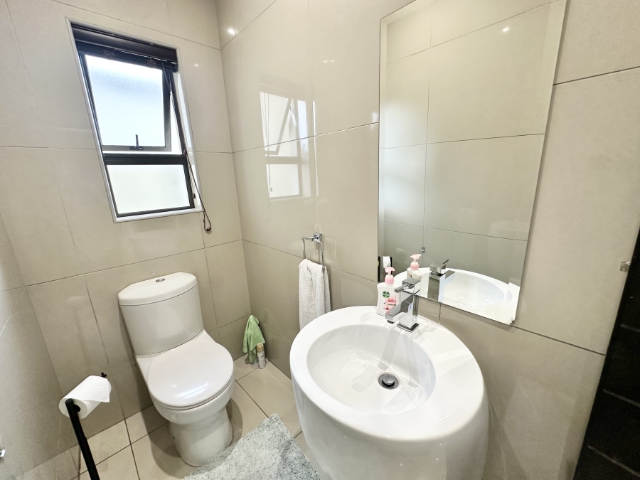 4 Bedroom Property for Sale in Thatchfield Estate Gauteng