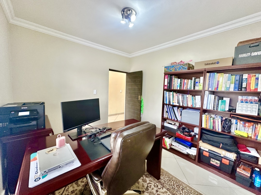 4 Bedroom Property for Sale in Thatchfield Estate Gauteng