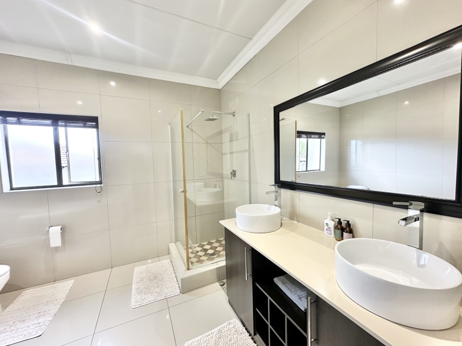 4 Bedroom Property for Sale in Thatchfield Estate Gauteng