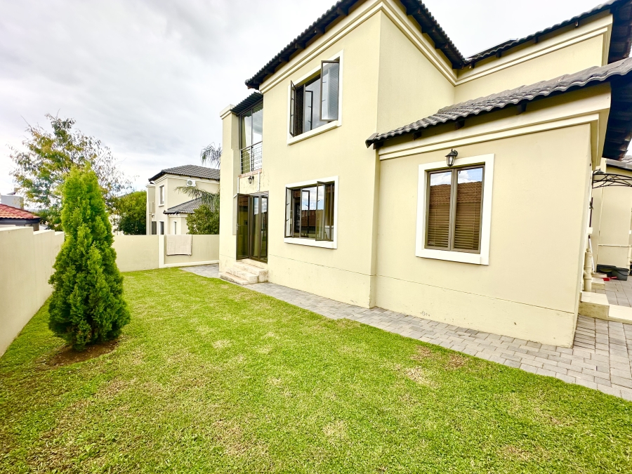 4 Bedroom Property for Sale in Thatchfield Estate Gauteng