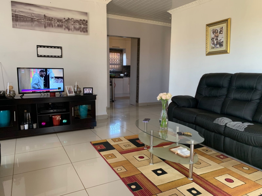 3 Bedroom Property for Sale in Mohlakeng Gauteng