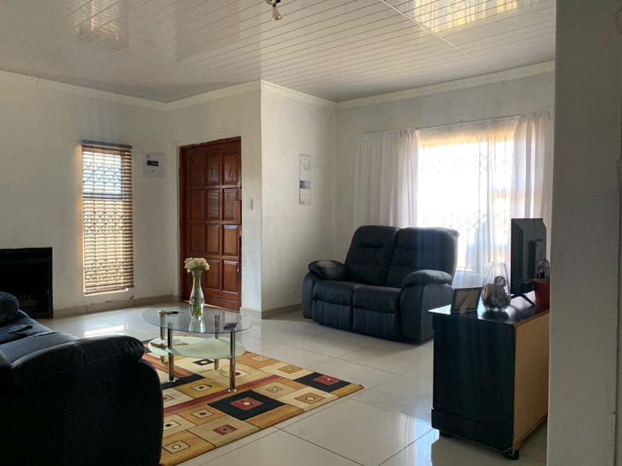 3 Bedroom Property for Sale in Mohlakeng Gauteng