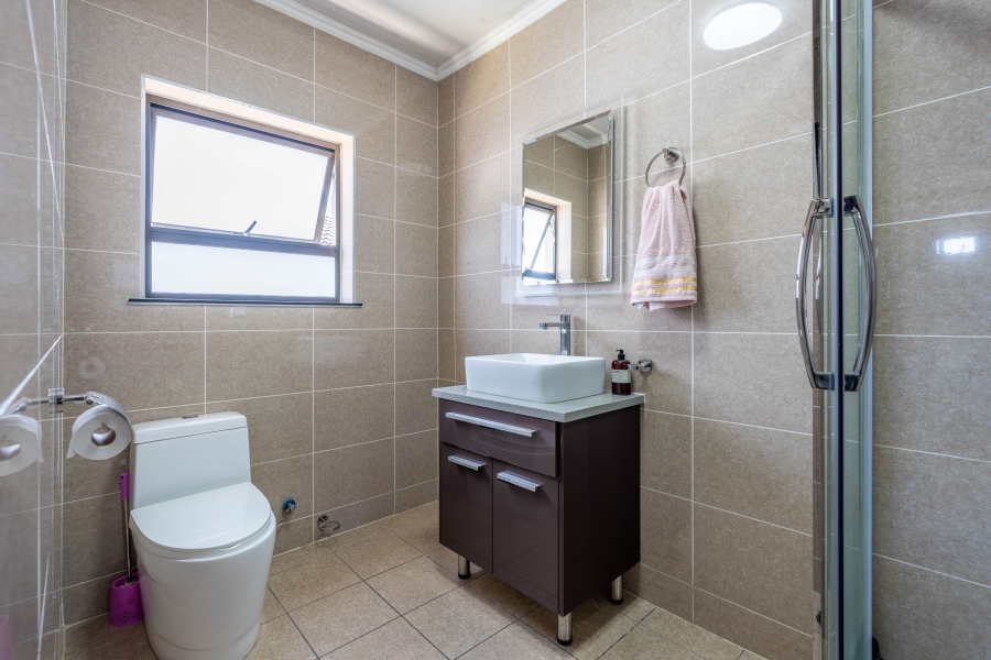 2 Bedroom Property for Sale in Broadacres Gauteng