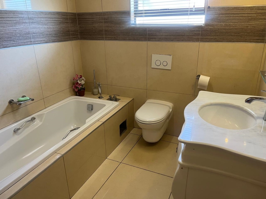 4 Bedroom Property for Sale in Savannah Hills Estate Gauteng