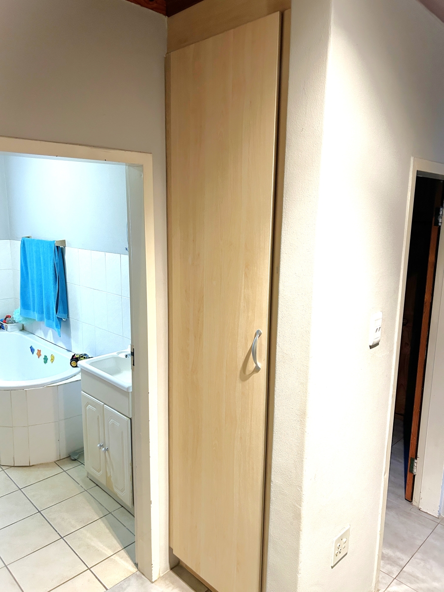 2 Bedroom Property for Sale in Doringkloof Gauteng