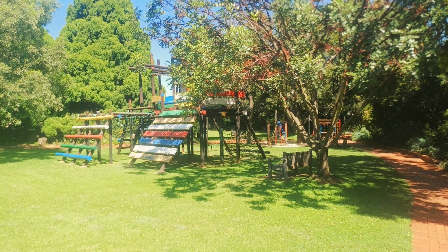 3 Bedroom Property for Sale in Die Hoewes Gauteng