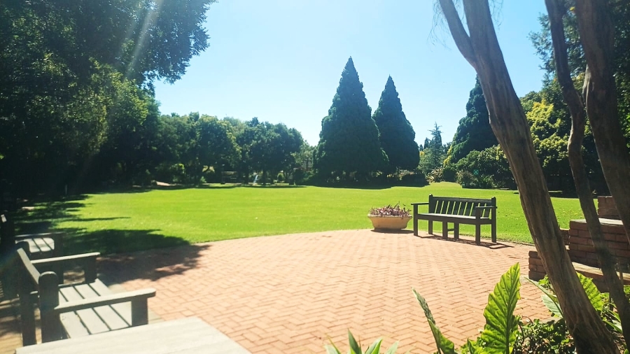 3 Bedroom Property for Sale in Die Hoewes Gauteng