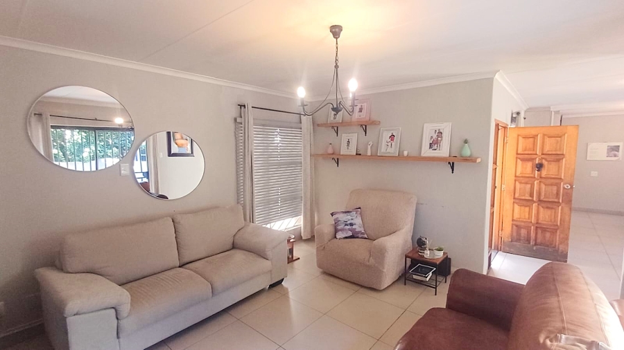 3 Bedroom Property for Sale in Die Hoewes Gauteng