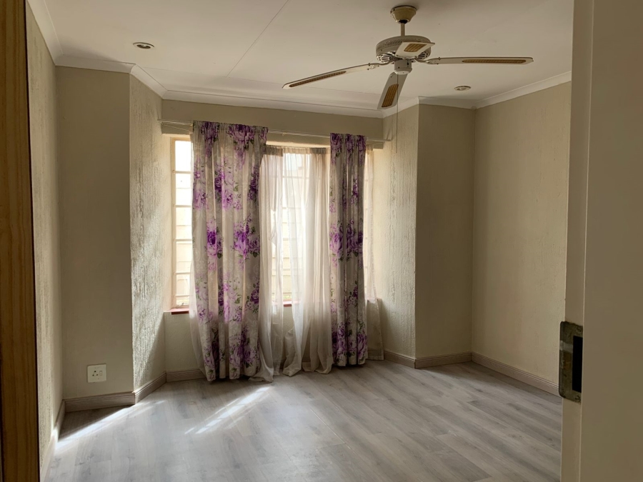 2 Bedroom Property for Sale in Greenhills Gauteng