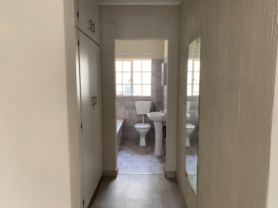 2 Bedroom Property for Sale in Greenhills Gauteng