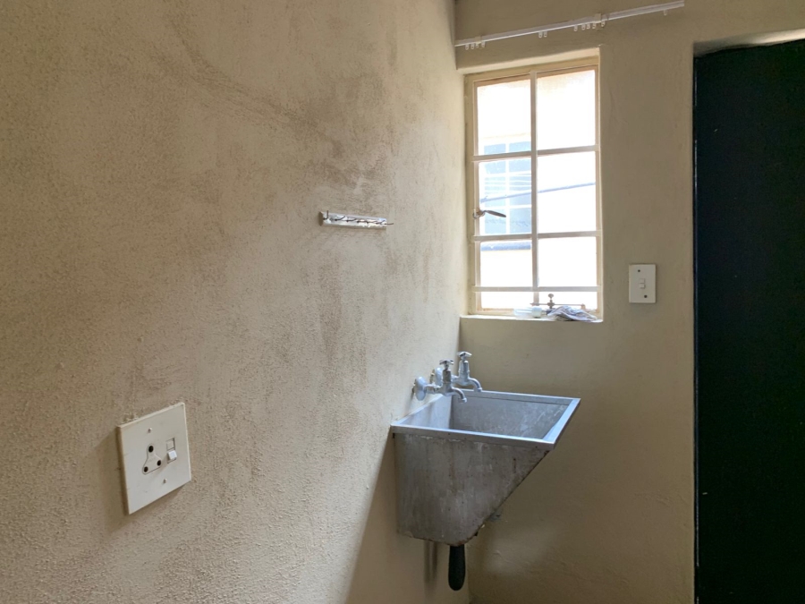 2 Bedroom Property for Sale in Greenhills Gauteng