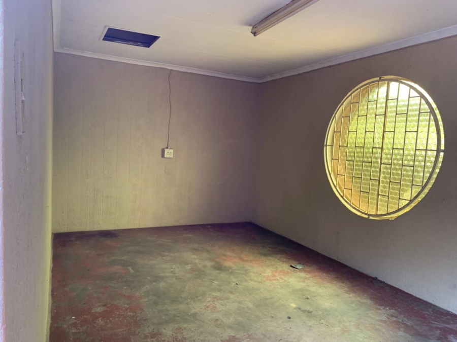 2 Bedroom Property for Sale in Greenhills Gauteng