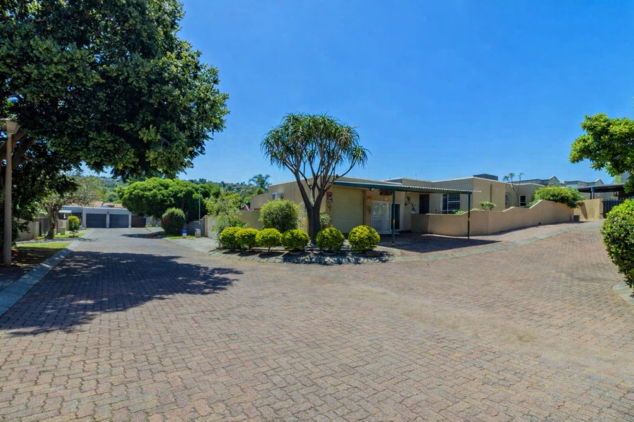 2 Bedroom Property for Sale in Roodekrans Gauteng