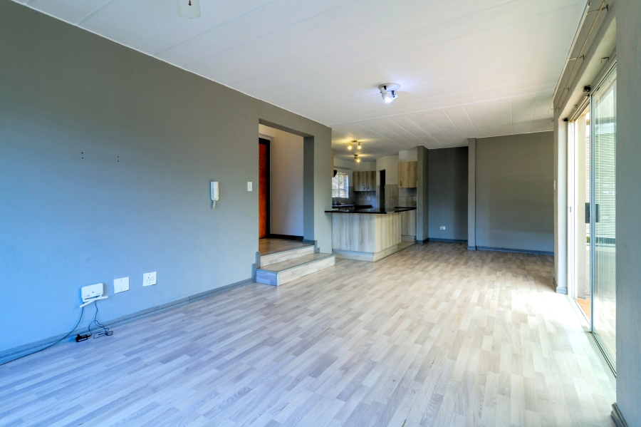 2 Bedroom Property for Sale in Roodekrans Gauteng
