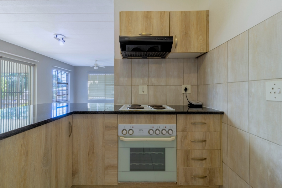 2 Bedroom Property for Sale in Roodekrans Gauteng