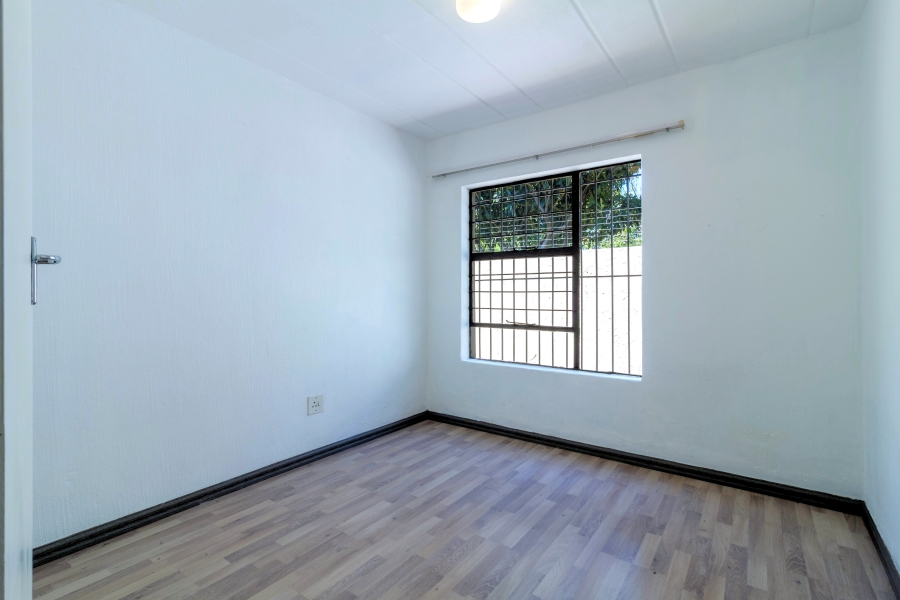 2 Bedroom Property for Sale in Roodekrans Gauteng