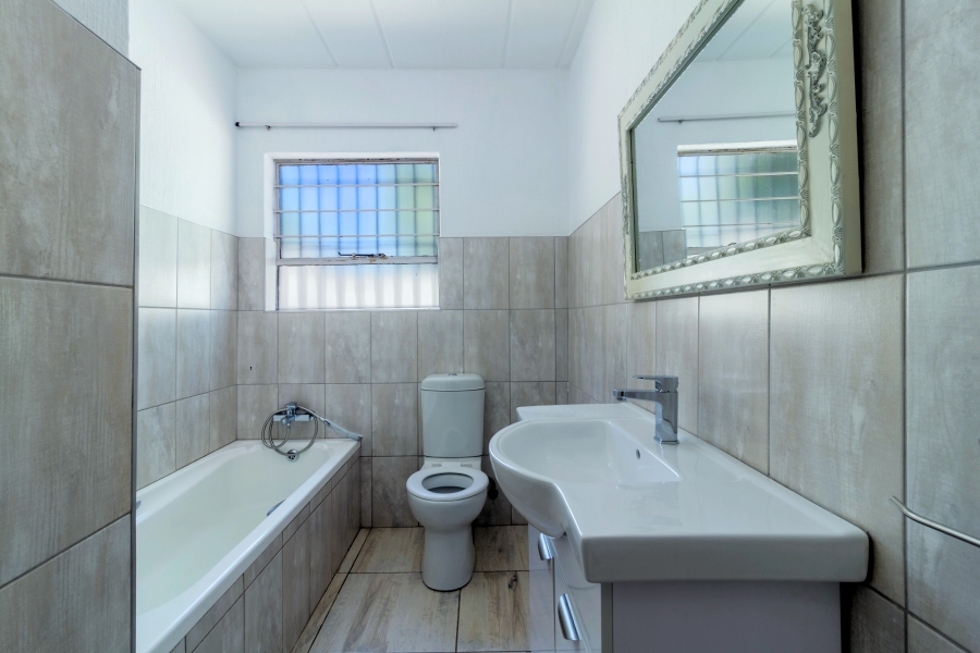 2 Bedroom Property for Sale in Roodekrans Gauteng