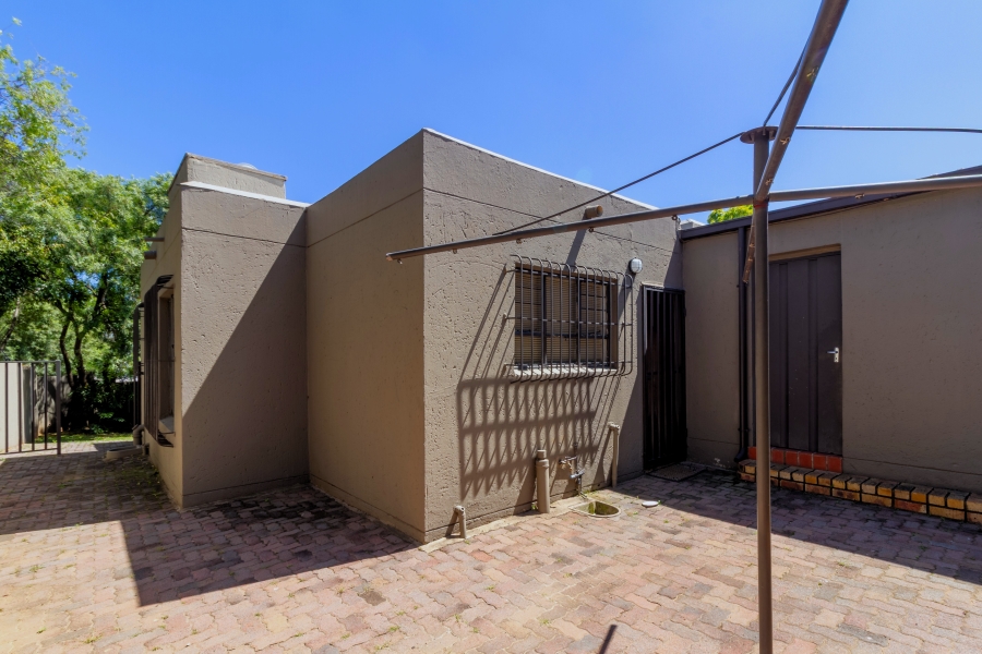2 Bedroom Property for Sale in Roodekrans Gauteng