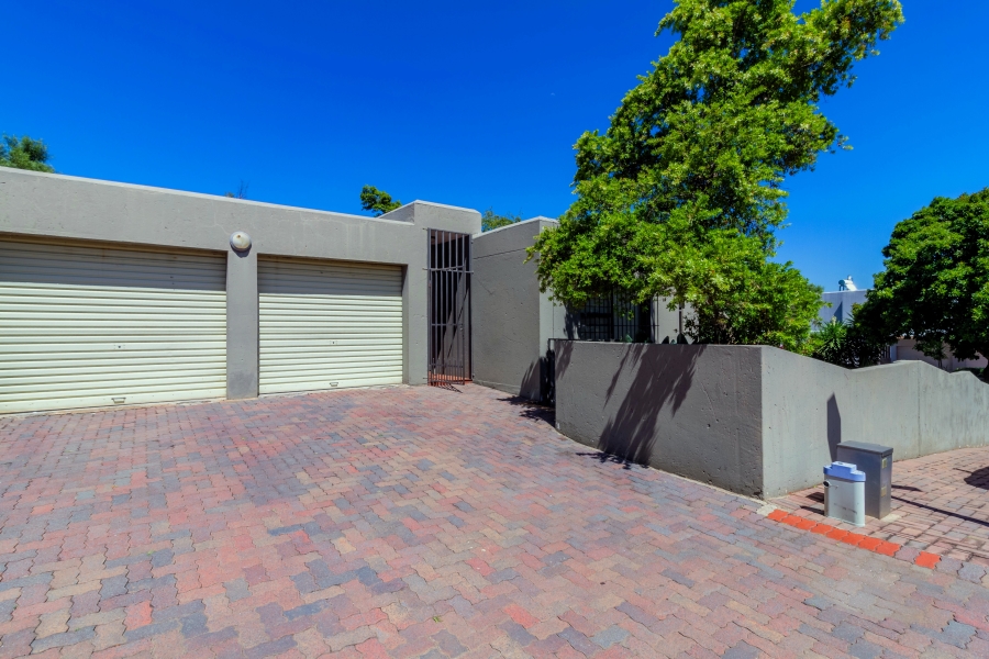 2 Bedroom Property for Sale in Roodekrans Gauteng