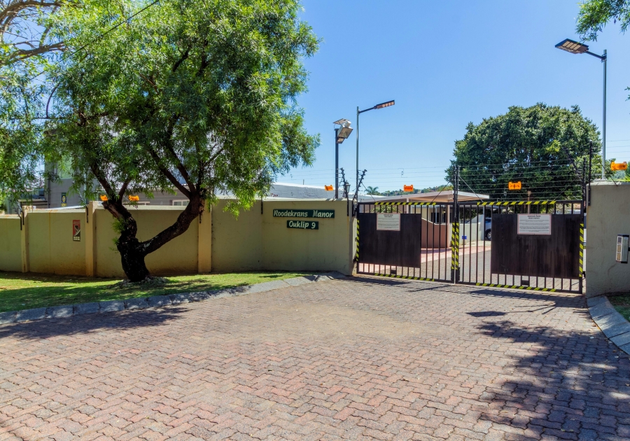 2 Bedroom Property for Sale in Roodekrans Gauteng