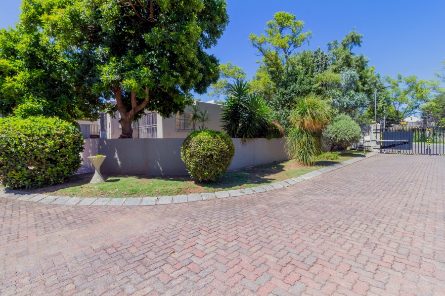 2 Bedroom Property for Sale in Roodekrans Gauteng