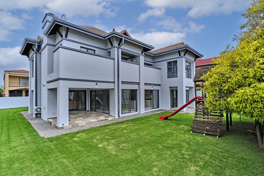 5 Bedroom Property for Sale in Greenstone Hill Gauteng