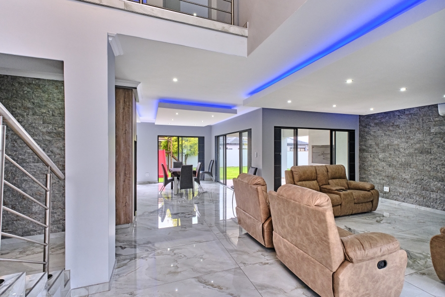 5 Bedroom Property for Sale in Greenstone Hill Gauteng