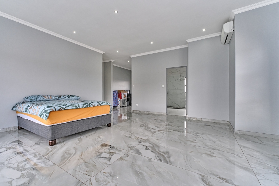 5 Bedroom Property for Sale in Greenstone Hill Gauteng