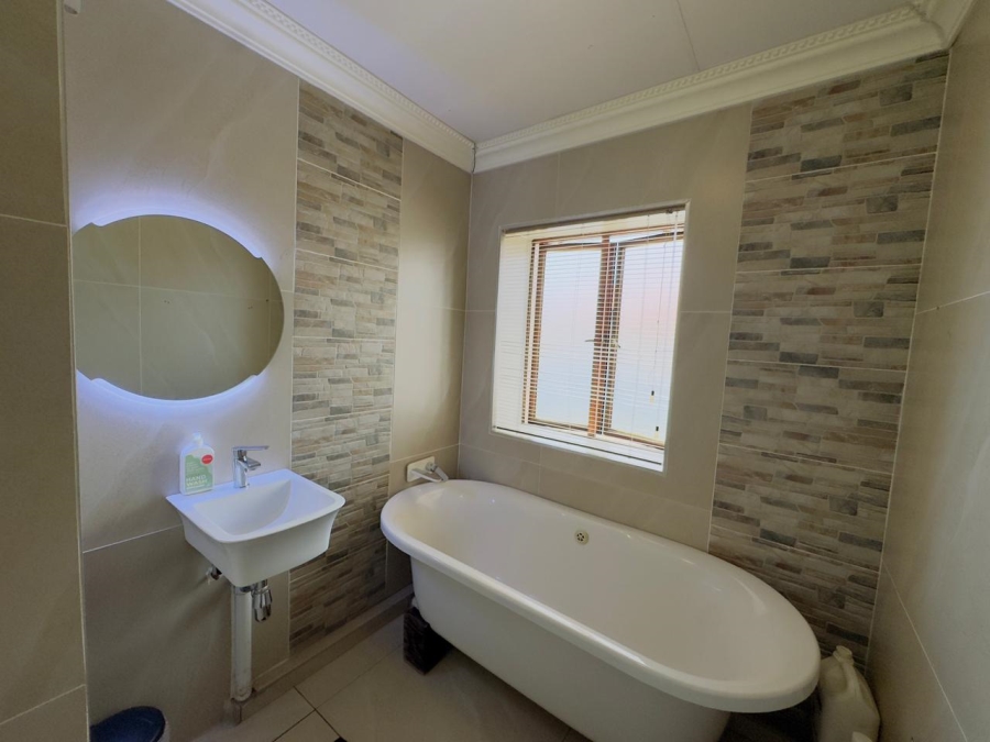 2 Bedroom Property for Sale in Meyersdal Gauteng