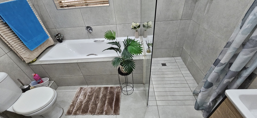 3 Bedroom Property for Sale in South Crest Gauteng