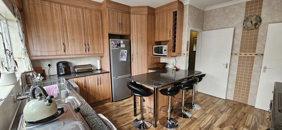 3 Bedroom Property for Sale in South Crest Gauteng