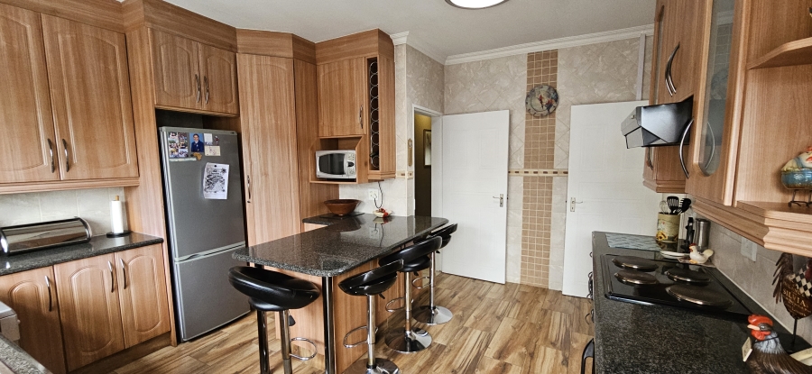 3 Bedroom Property for Sale in South Crest Gauteng