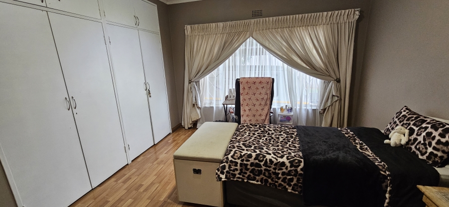 3 Bedroom Property for Sale in South Crest Gauteng