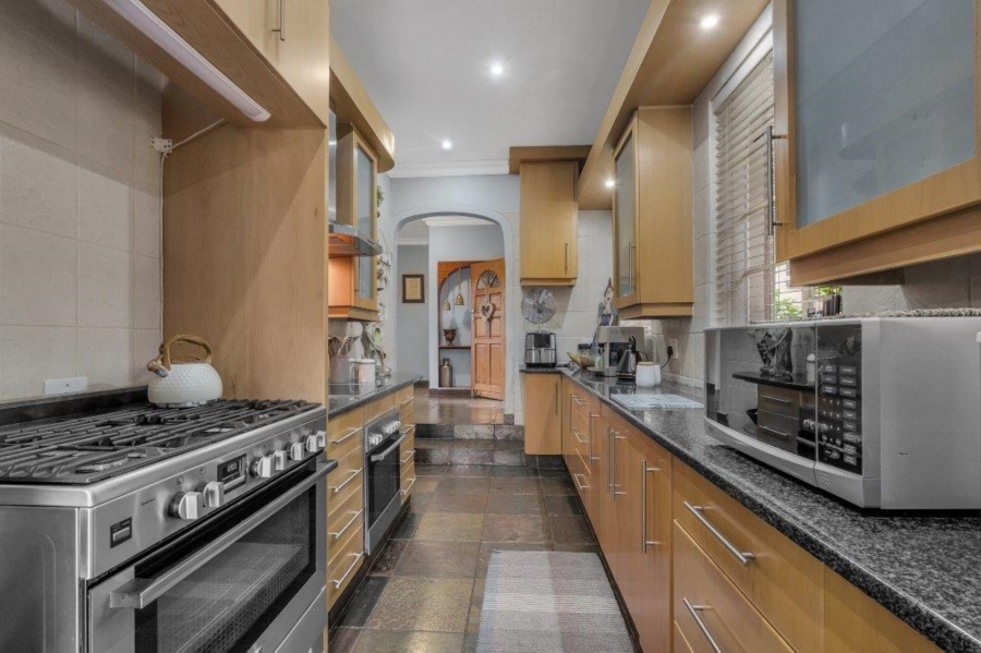 4 Bedroom Property for Sale in Linden Gauteng