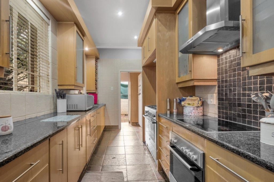 4 Bedroom Property for Sale in Linden Gauteng