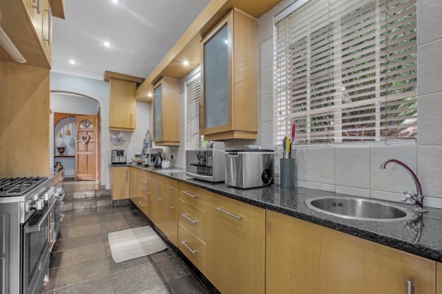 4 Bedroom Property for Sale in Linden Gauteng