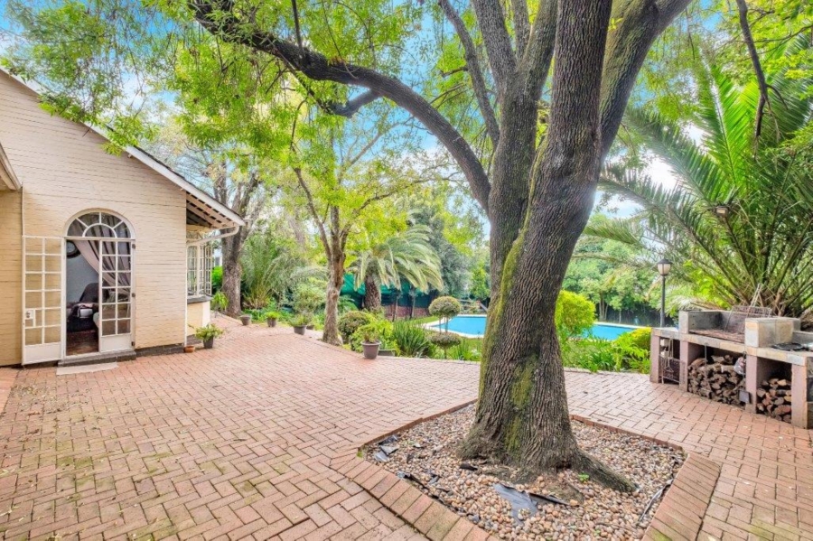 4 Bedroom Property for Sale in Linden Gauteng